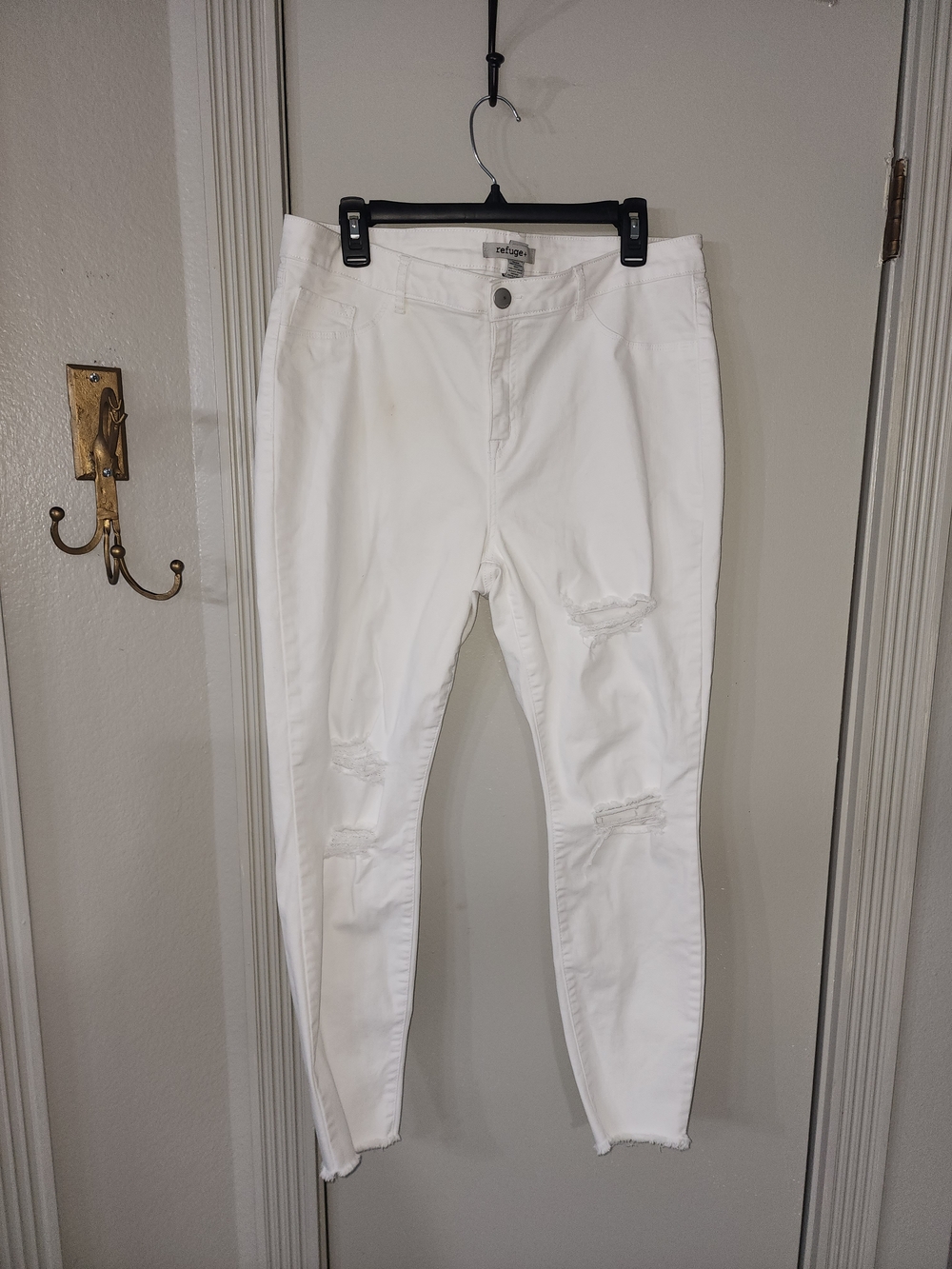 refuge+ White Stretch Skinny Jeans